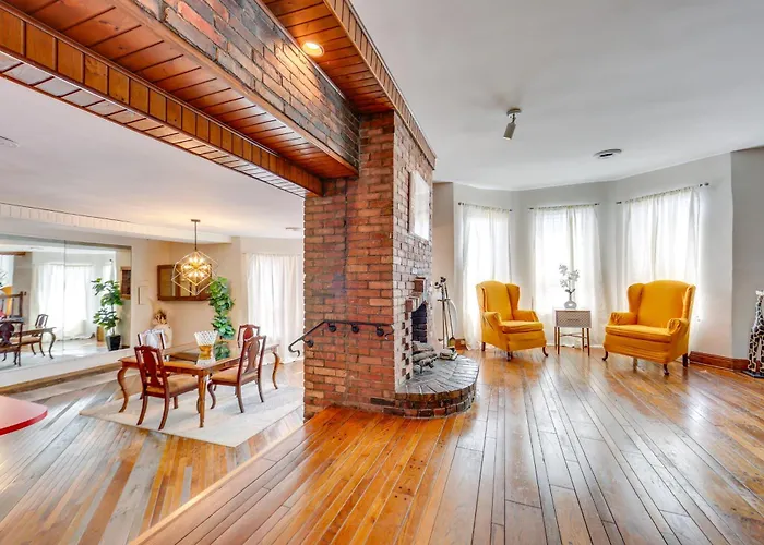 2 Mi To Dtwn Pittsburgh: Family-friendly Townhome! Holiday home
