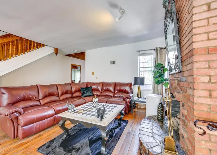 Holiday home 2 Mi To Dtwn Pittsburgh: Family-friendly Townhome! *