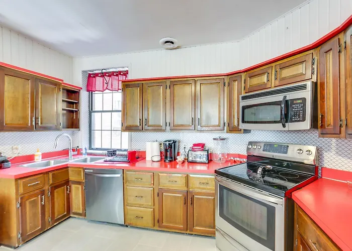 2 Mi To Dtwn Pittsburgh: Family-friendly Townhome! * Pittsburgh