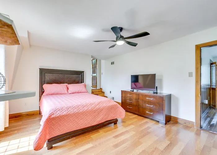 2 Mi To Dtwn Pittsburgh: Family-friendly Townhome! Holiday home Pittsburgh