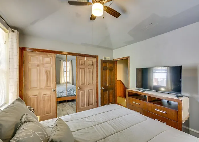 Holiday home 2 Mi To Dtwn Pittsburgh: Family-friendly Townhome! Pittsburgh