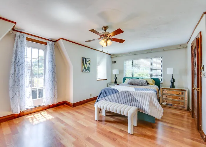 2 Mi To Dtwn Pittsburgh: Family-friendly Townhome!