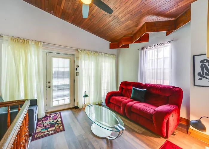 2 Mi To Dtwn Pittsburgh: Family-friendly Townhome! Holiday home